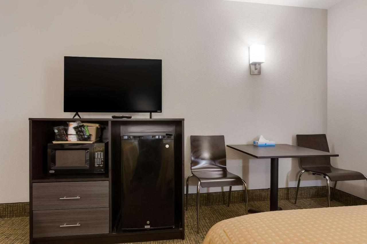 King Room Accessible or Non-Smoking or No Pets,1365389486:JPEG