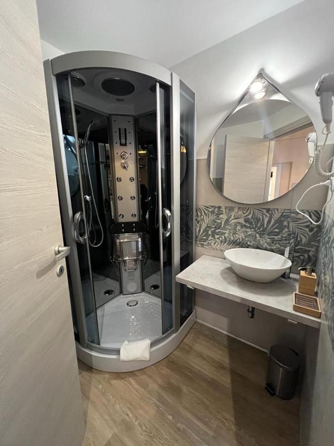 Double or Twin Room Private Bathroom