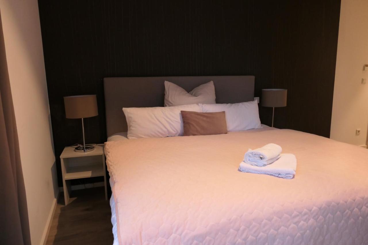 Deluxe Double Room Bath,1340114645:JPEG