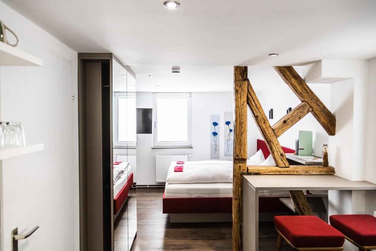 One-Bedroom Apartment,1340224709:JPEG