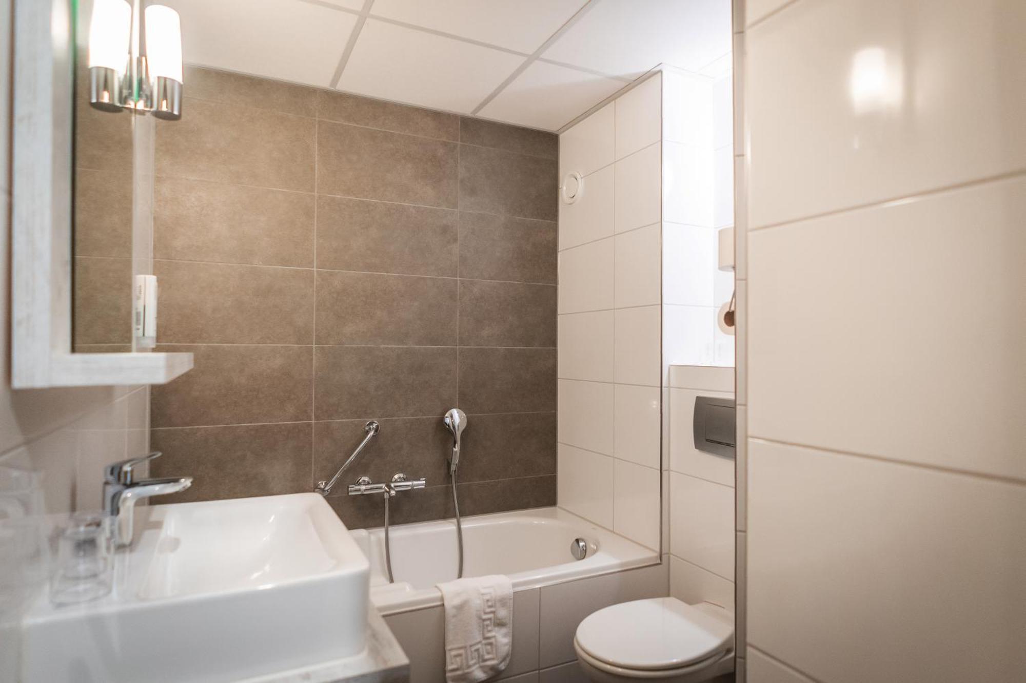 Double Room Bath