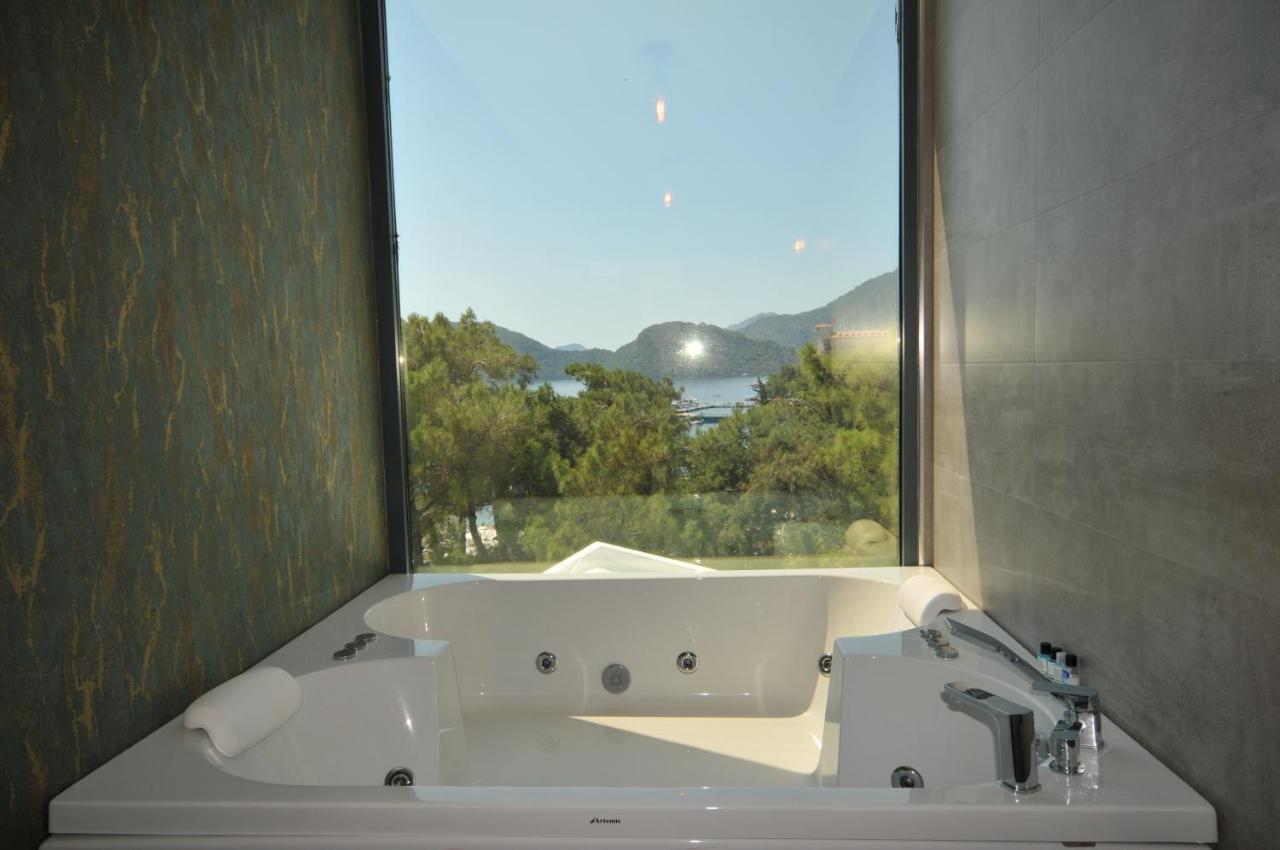 King Room Spa Bath