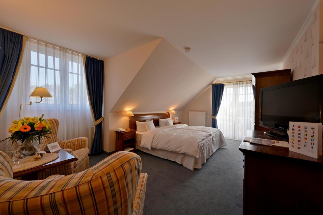 Large Double Room,1758642497:JPEG