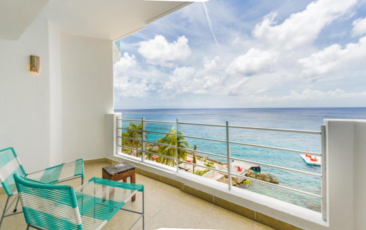 Deluxe King Room Ocean View