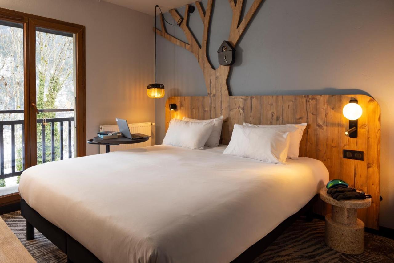 Double Room One Double Bed or Two Single Beds