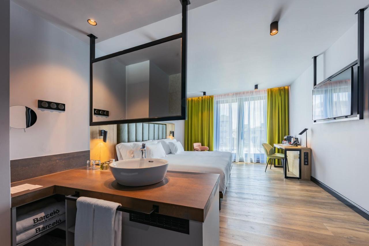 Deluxe King Room View
