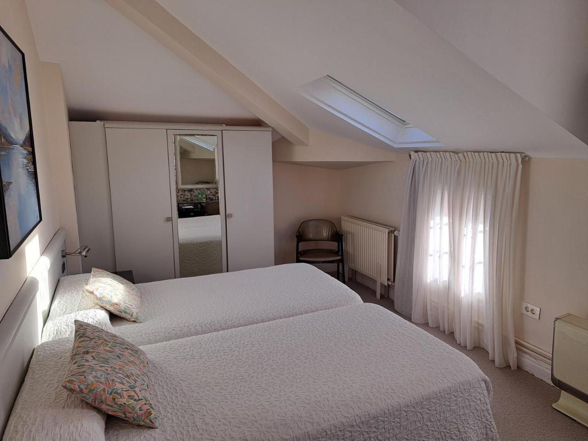 Standard Triple Room,1352618656:JPEG