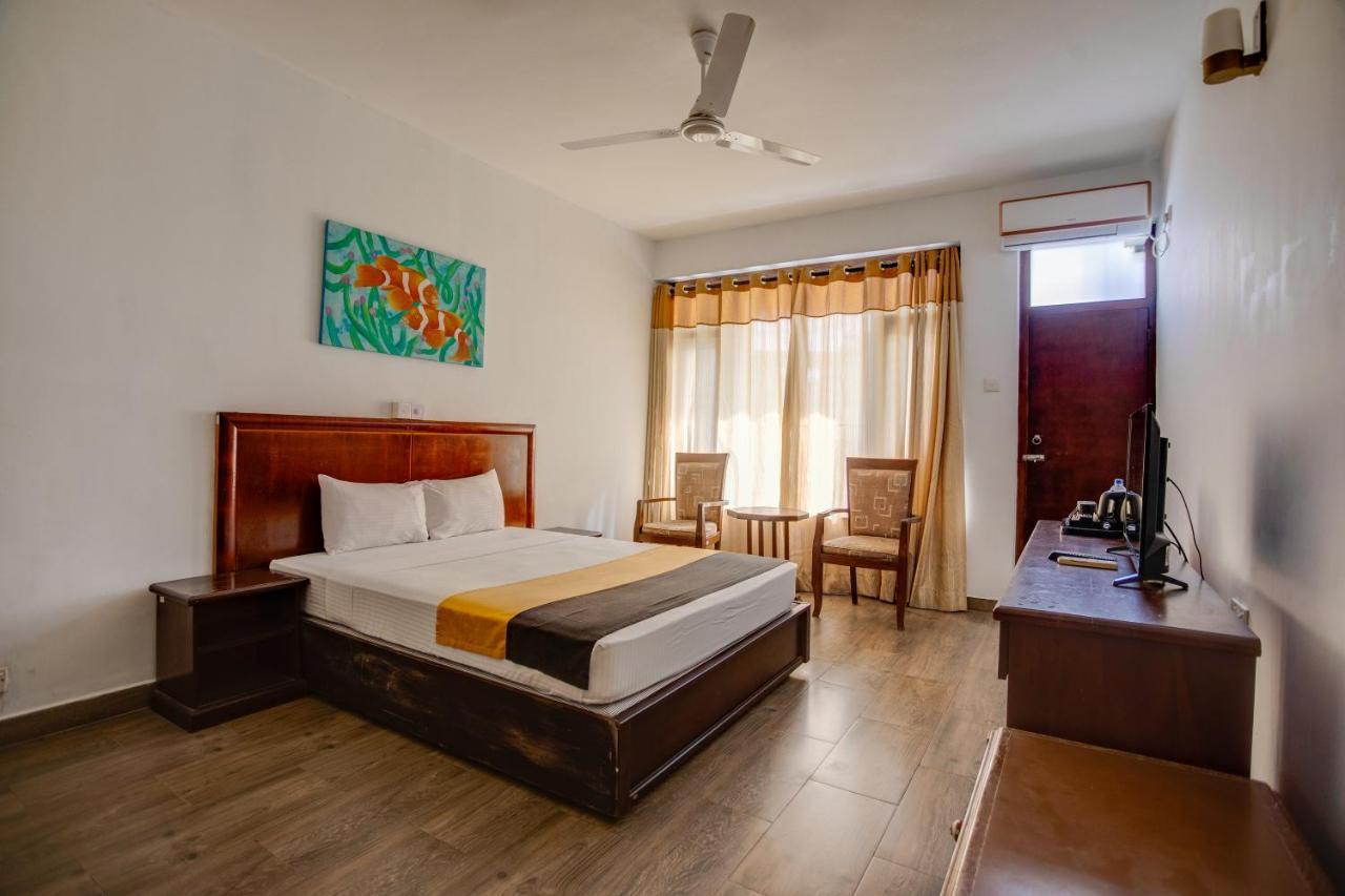 Deluxe NON OCEAN Sea View Room on Food & Beverage