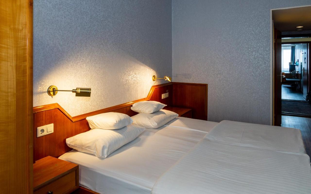Standard Double Room,1341748829:JPEG