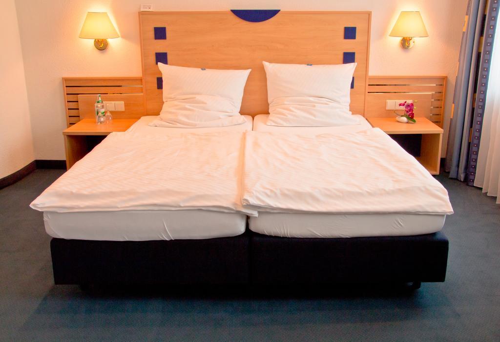 Standard Double Room,134236029:JPEG