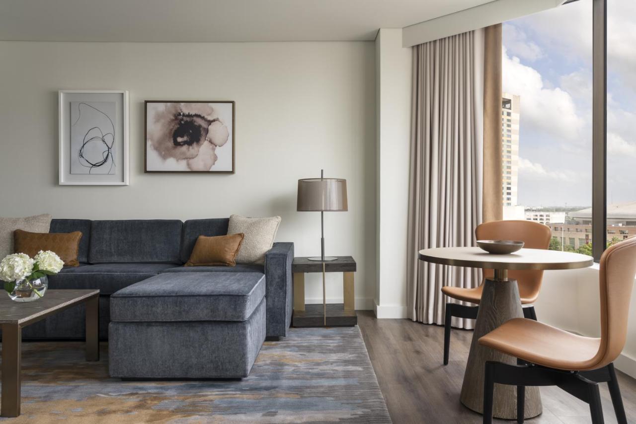Executive Suite King bed