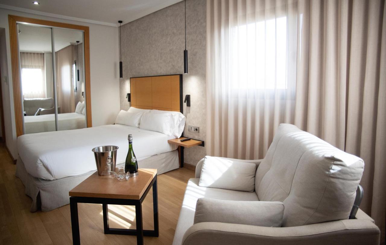 Double Room,1344520838:JPEG