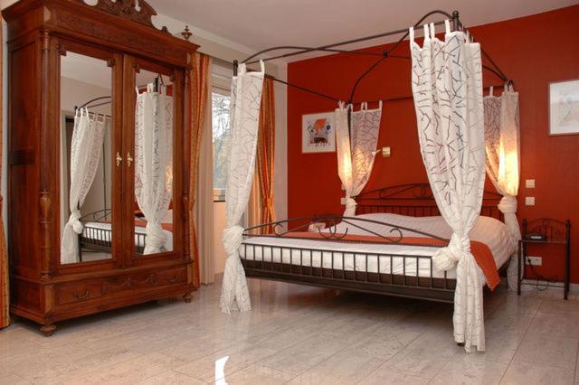 King Room Garden View