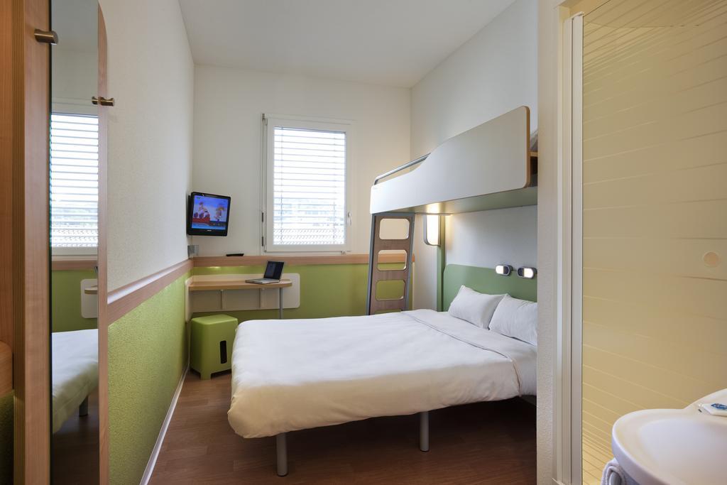 Triple Room,708095386:JPEG