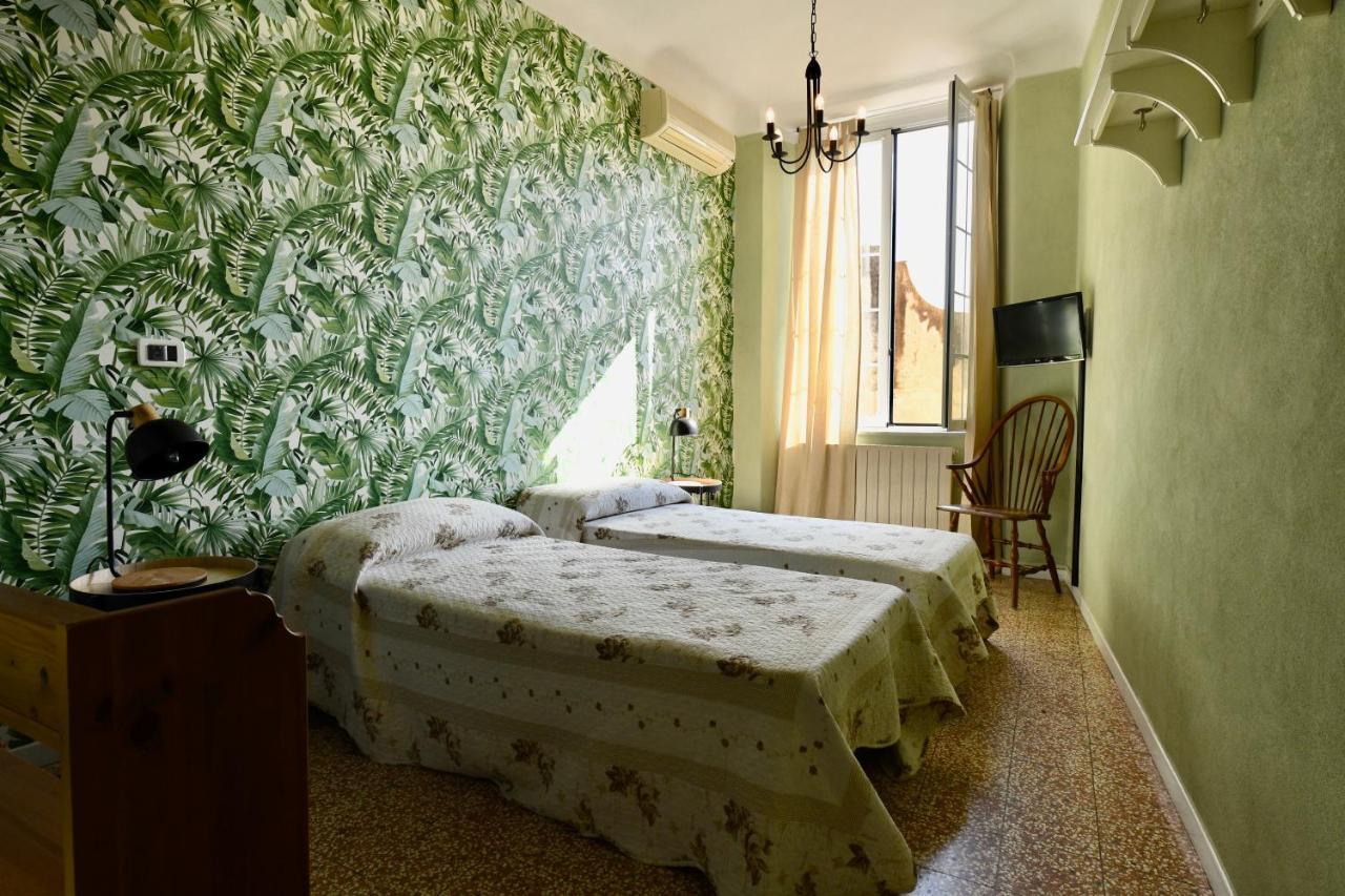Two-Bedroom Apartment,1345125839:JPEG