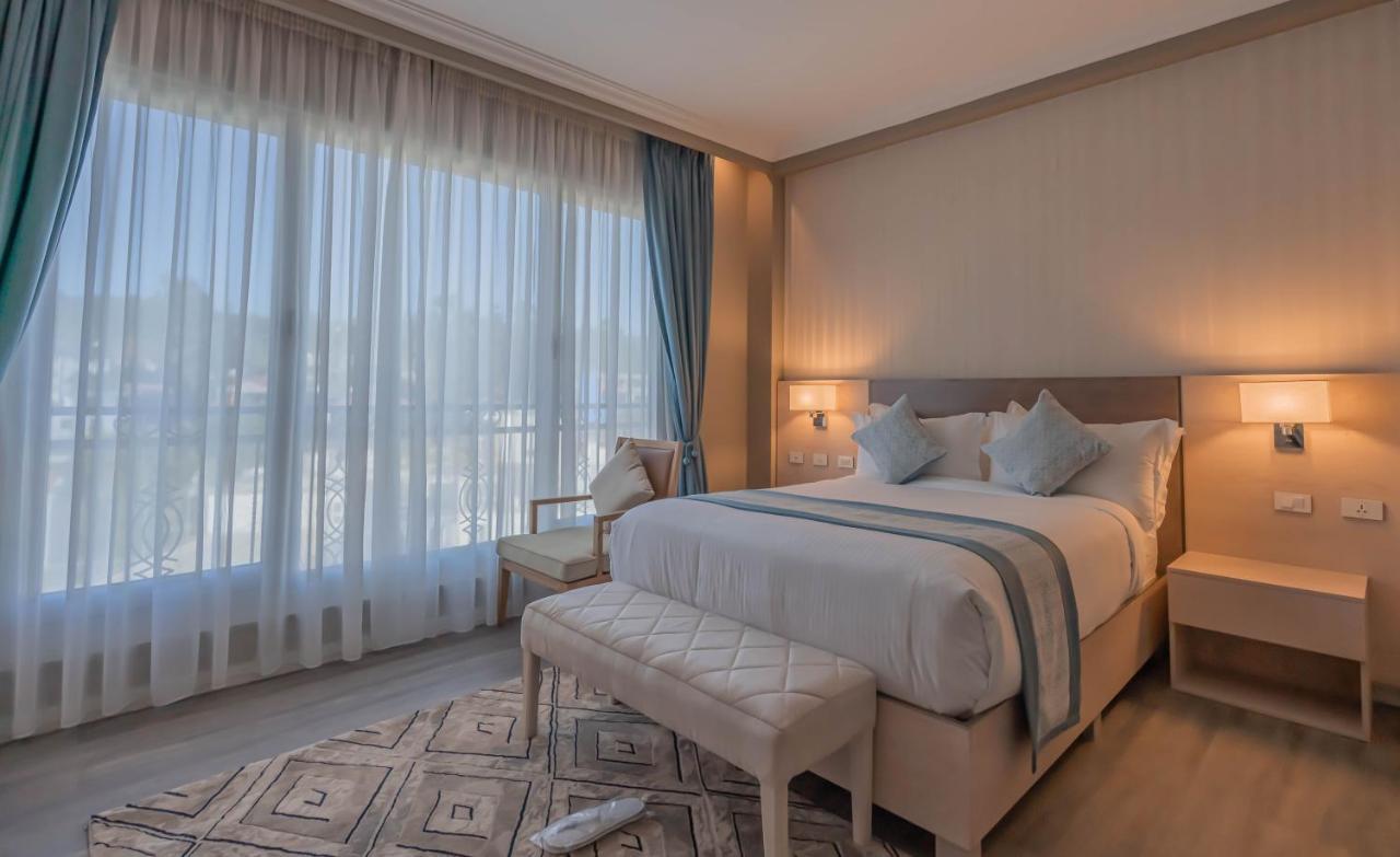 Premium Suite