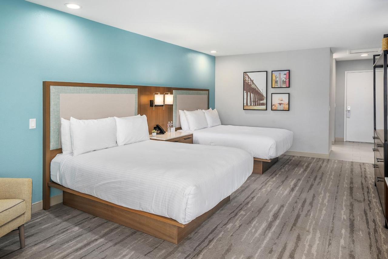 Pier View Upstairs Room 2 Queen Beds
