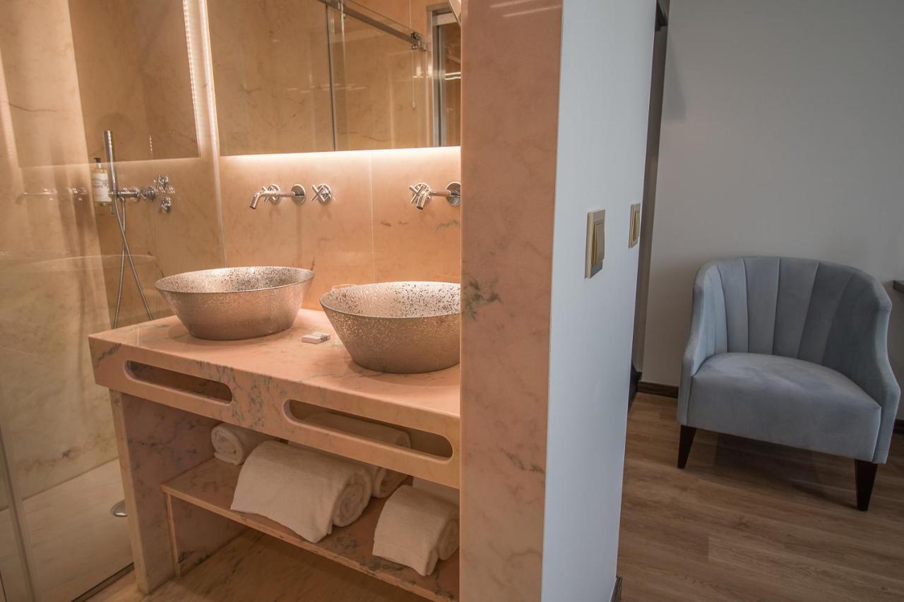 Deluxe Double Room with Square View,1346175284:JPEG