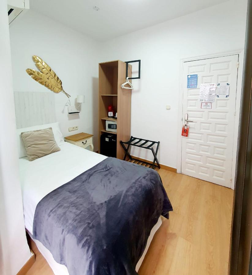 Single Room,1346293799:JPEG