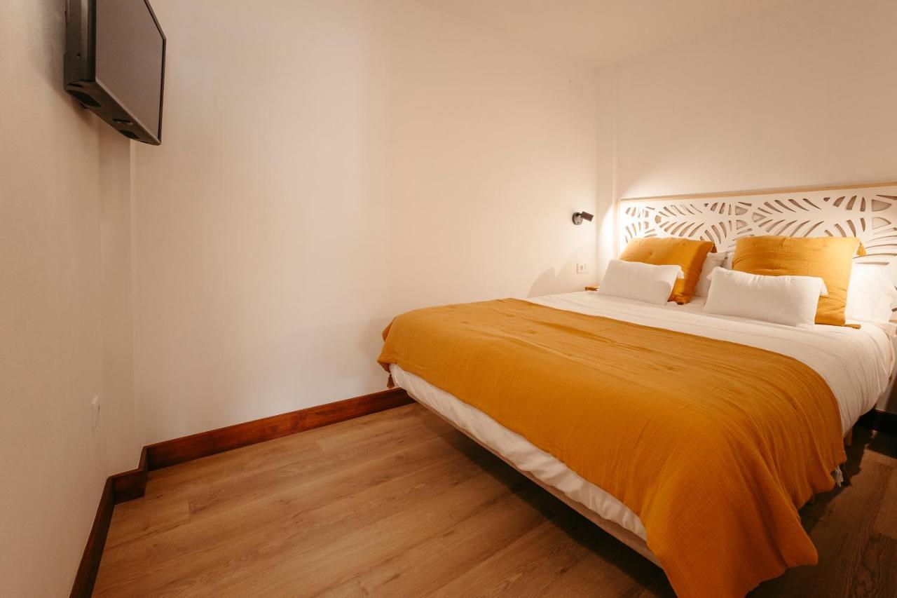 Habitación Cuádruple Superior con Balcón y Vistas al Castillo