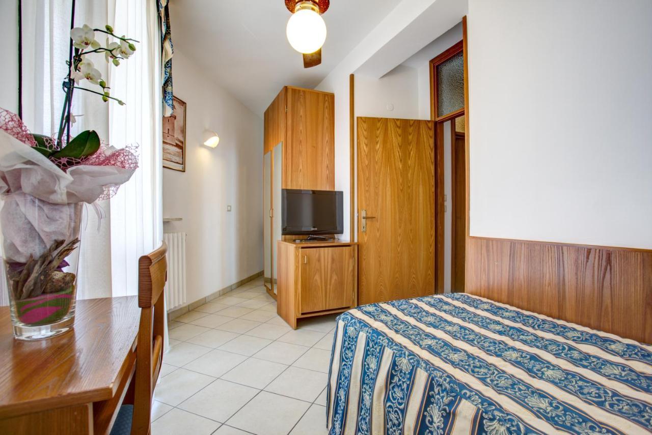Single Room,1347270146:JPEG