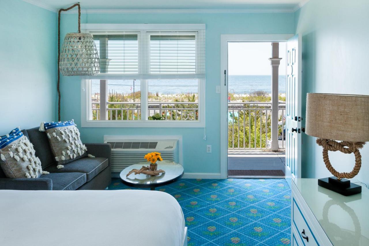 Family Room Garden View