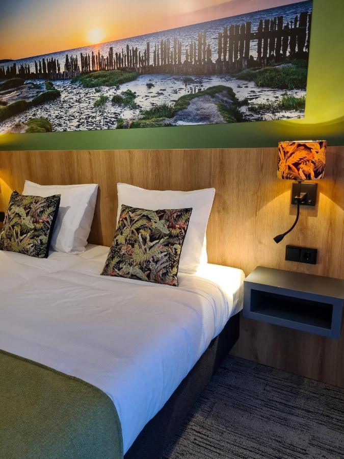 Standard Queen Room Sea View