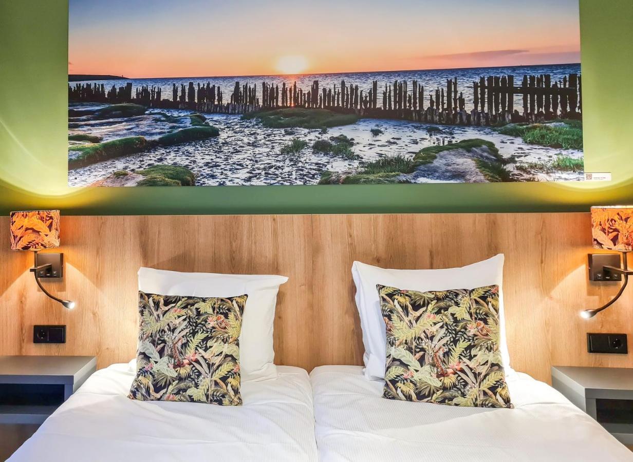 Standard Queen Room Sea View