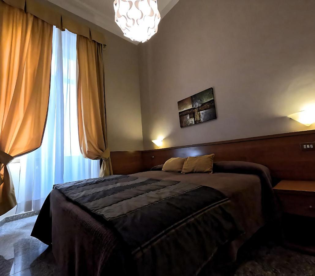 Double or Twin Room,1351523632:JPEG