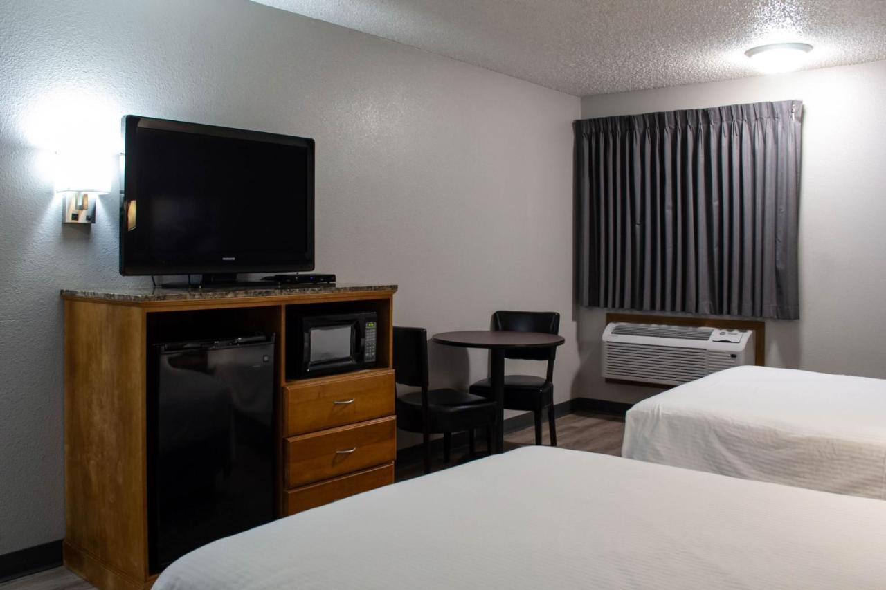 Double Queen Room Non-Smoking