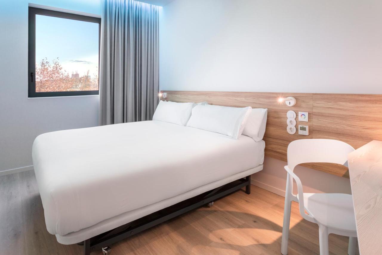 Double Room,1348877468:JPEG