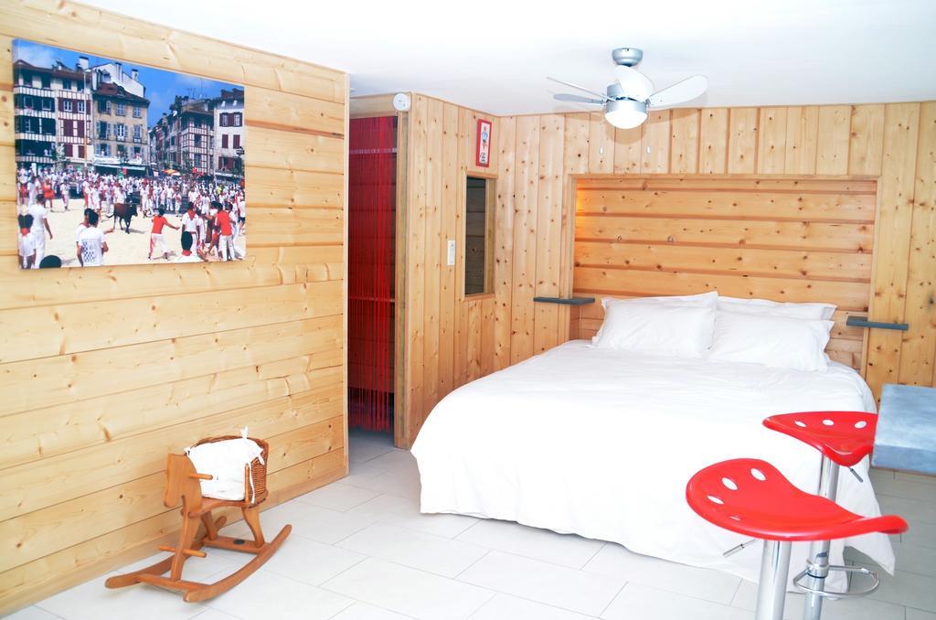 Double Room,870235358:JPEG