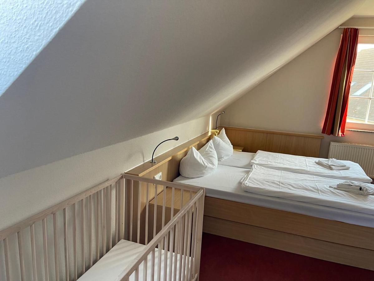 Four-Bedroom House,1349018060:JPEG