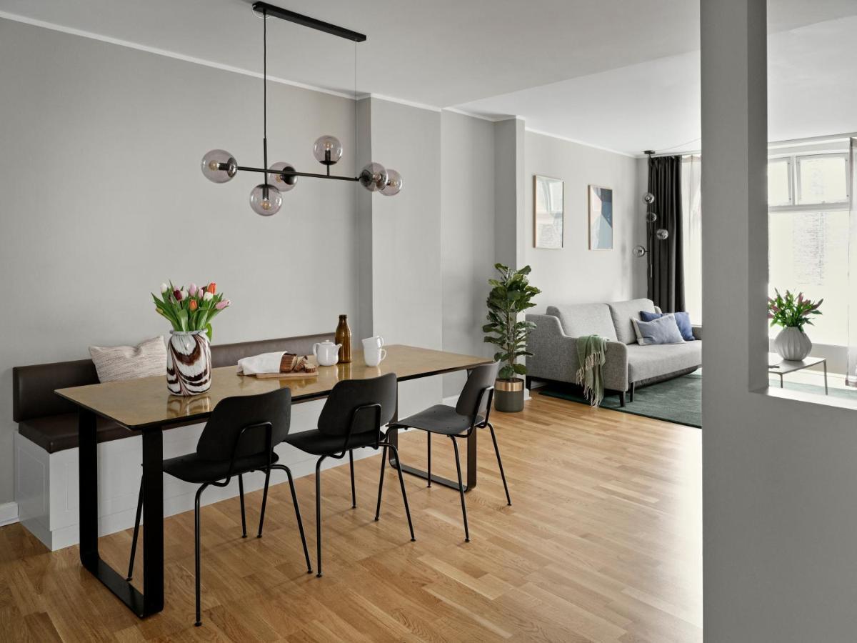 Three-Bedroom Apartment,1349027564:JPEG