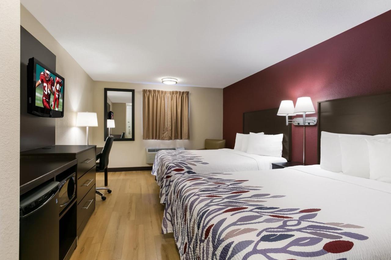 Deluxe Room Two Queen Beds Smoke