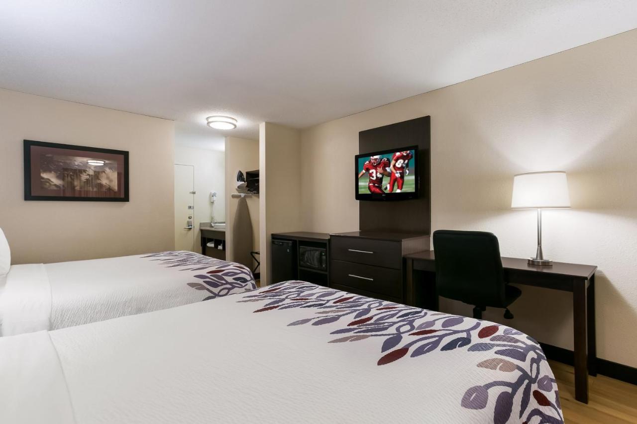 Deluxe Room Two Queen Beds Smoke