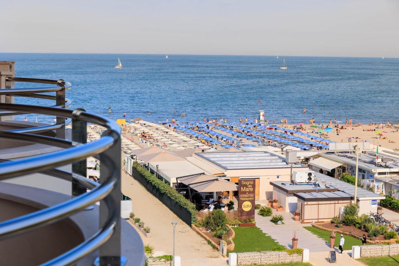 Deluxe Double or Twin Room Sea View