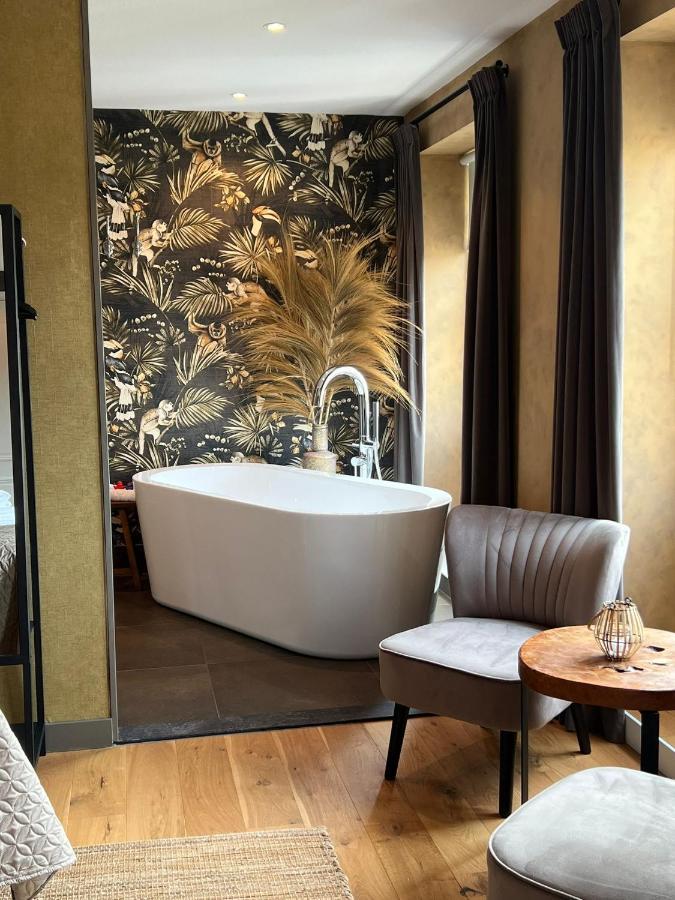 Deluxe Double Room Bath