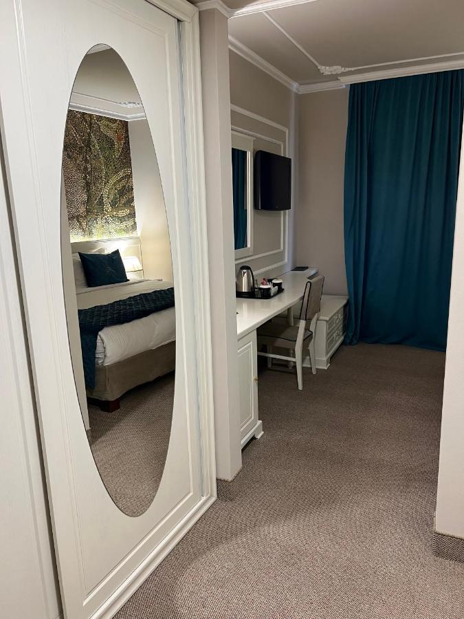 Standard Double or Twin Room Pool View