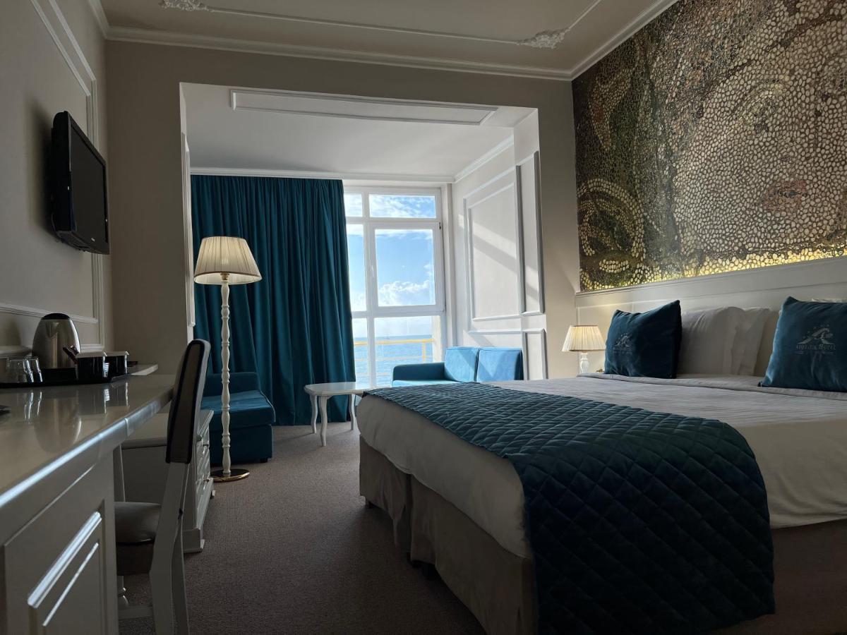 Superior Double or Twin Room Sea View