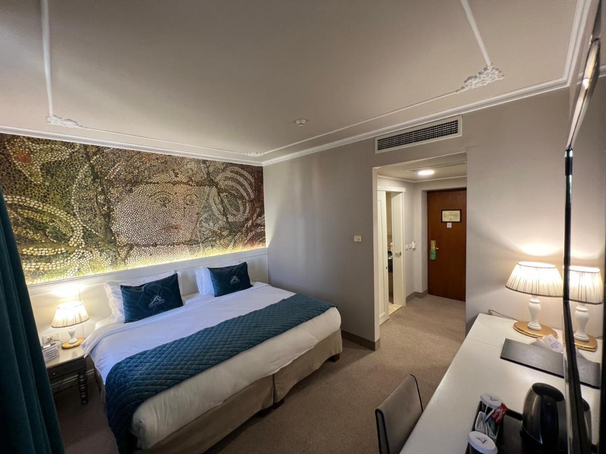 Standard Double or Twin Room Pool View