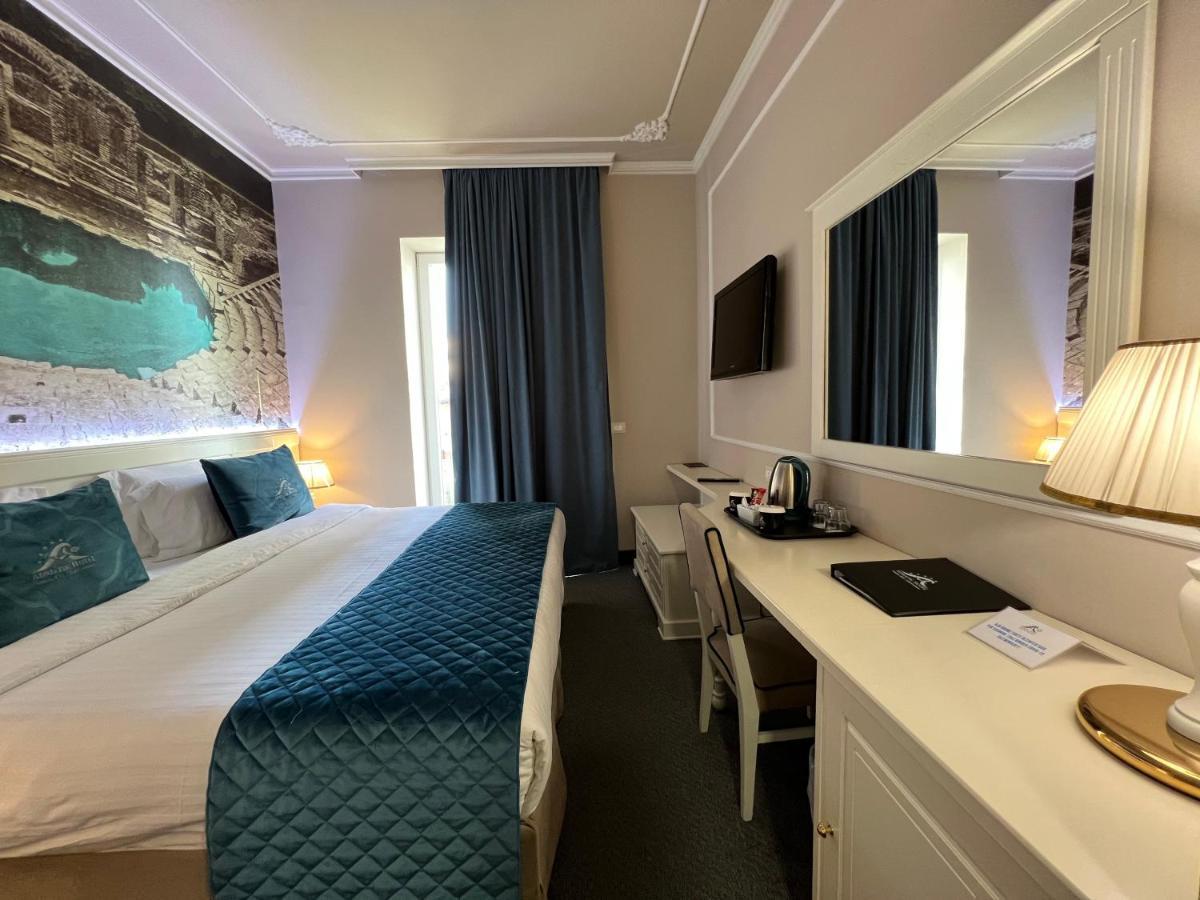 Standard Double or Twin Room Corner Sea View