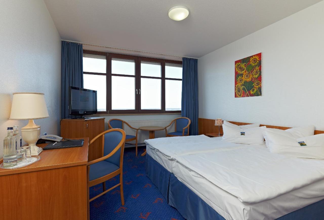 Double Room,61944385:JPEG