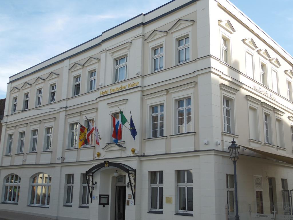 Single Room Historical Building,749425151:JPEG