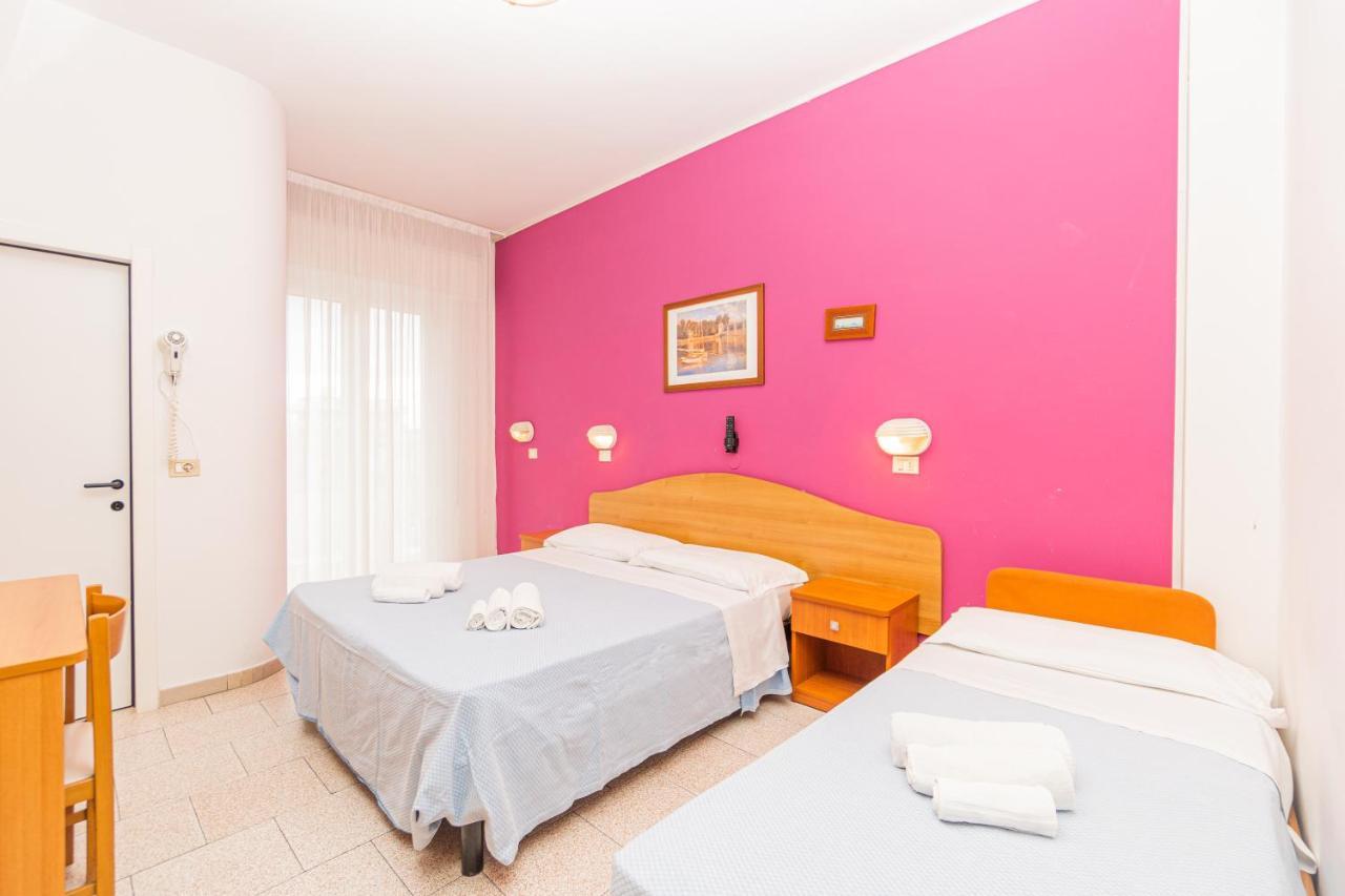 Triple Room,1350004930:JPEG