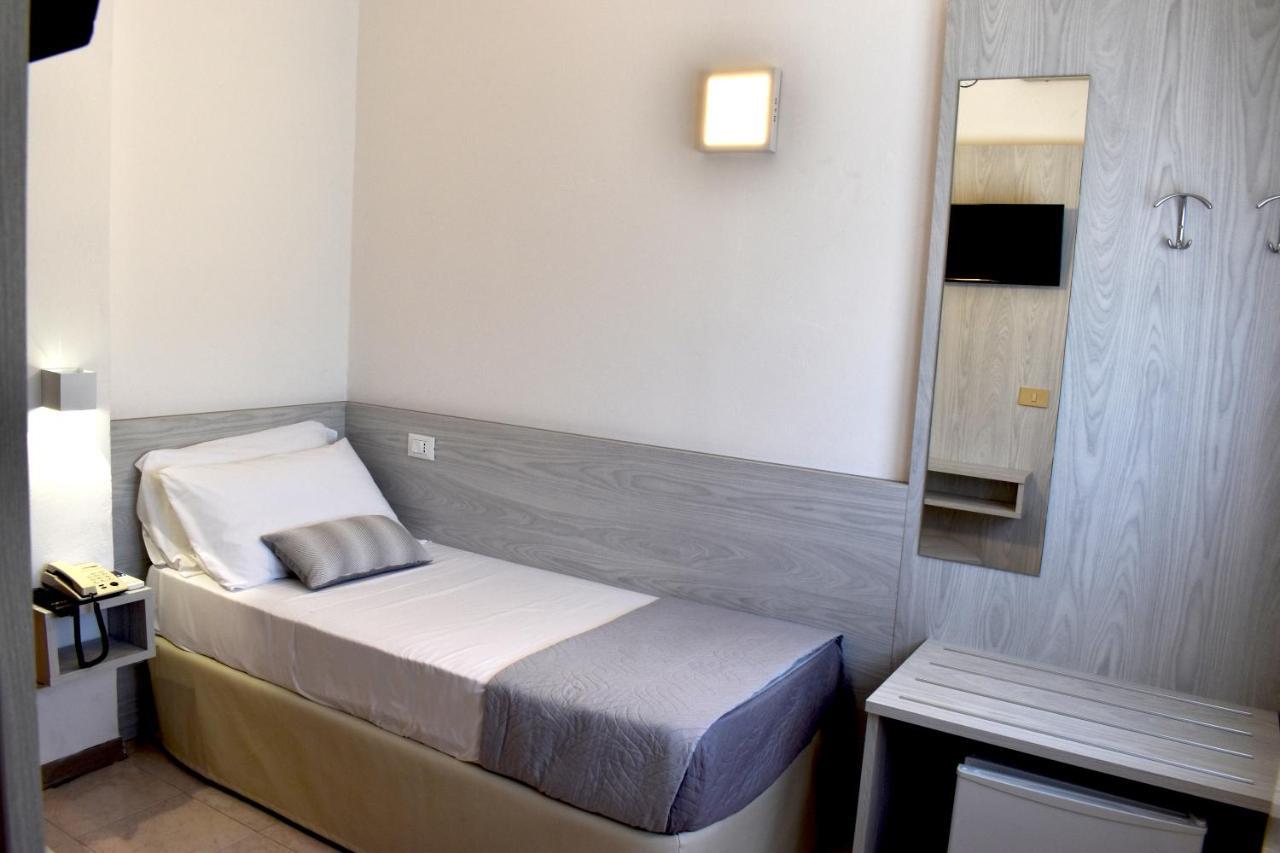 Standard Single Room,1090312491:JPEG