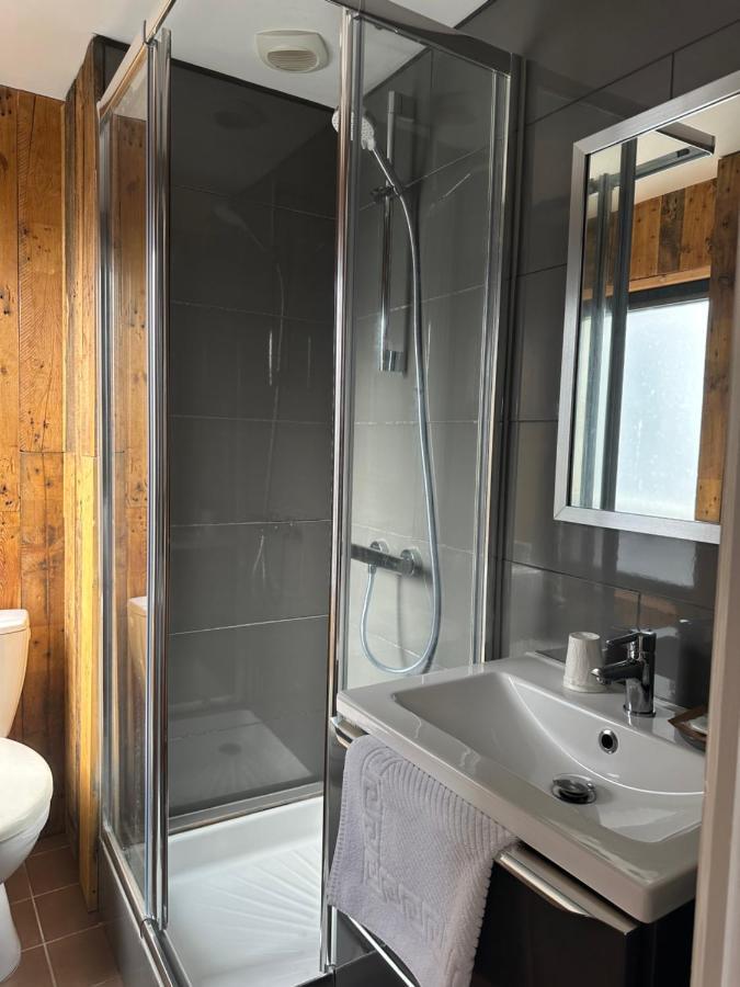Double Room,1350170146:JPEG