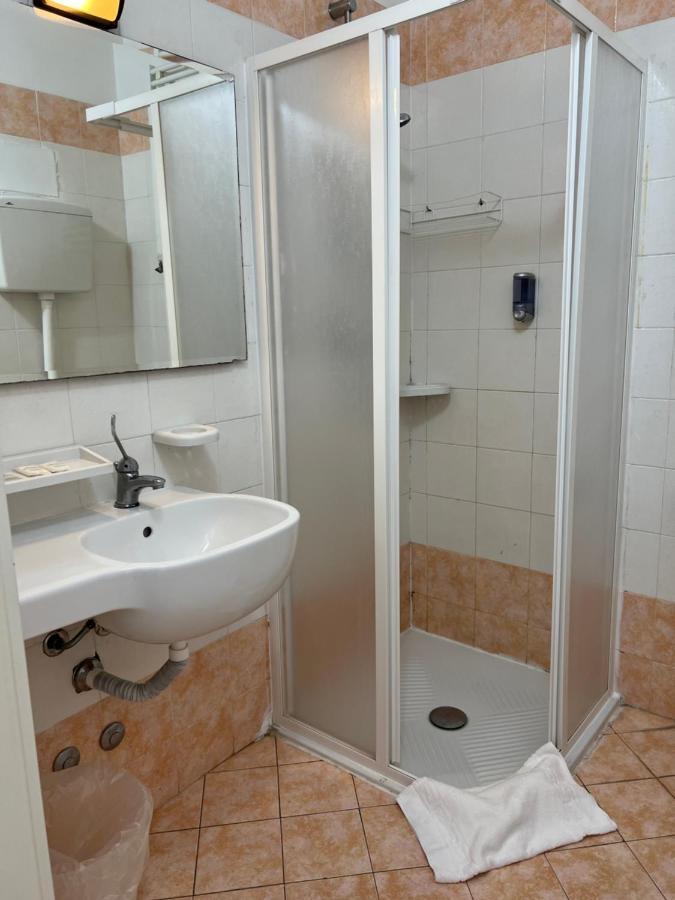 Standard Double or Twin Room,1350317866:JPEG