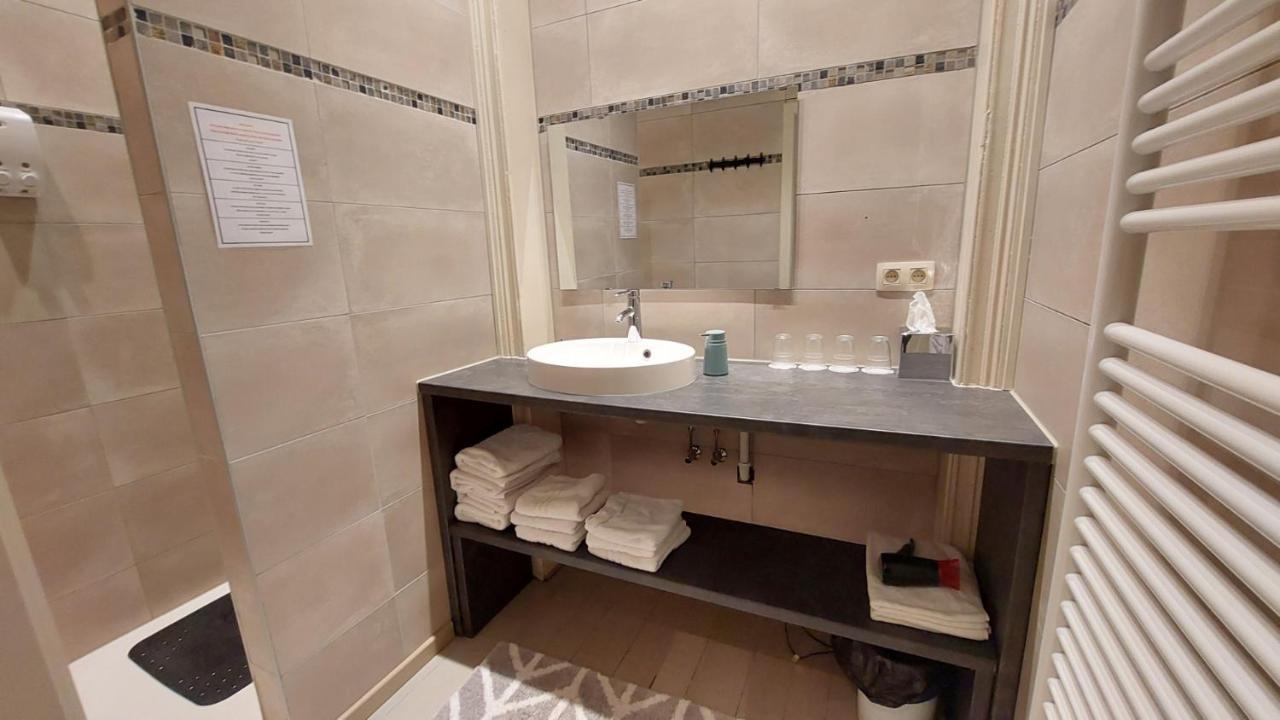 Family Room Private Bathroom