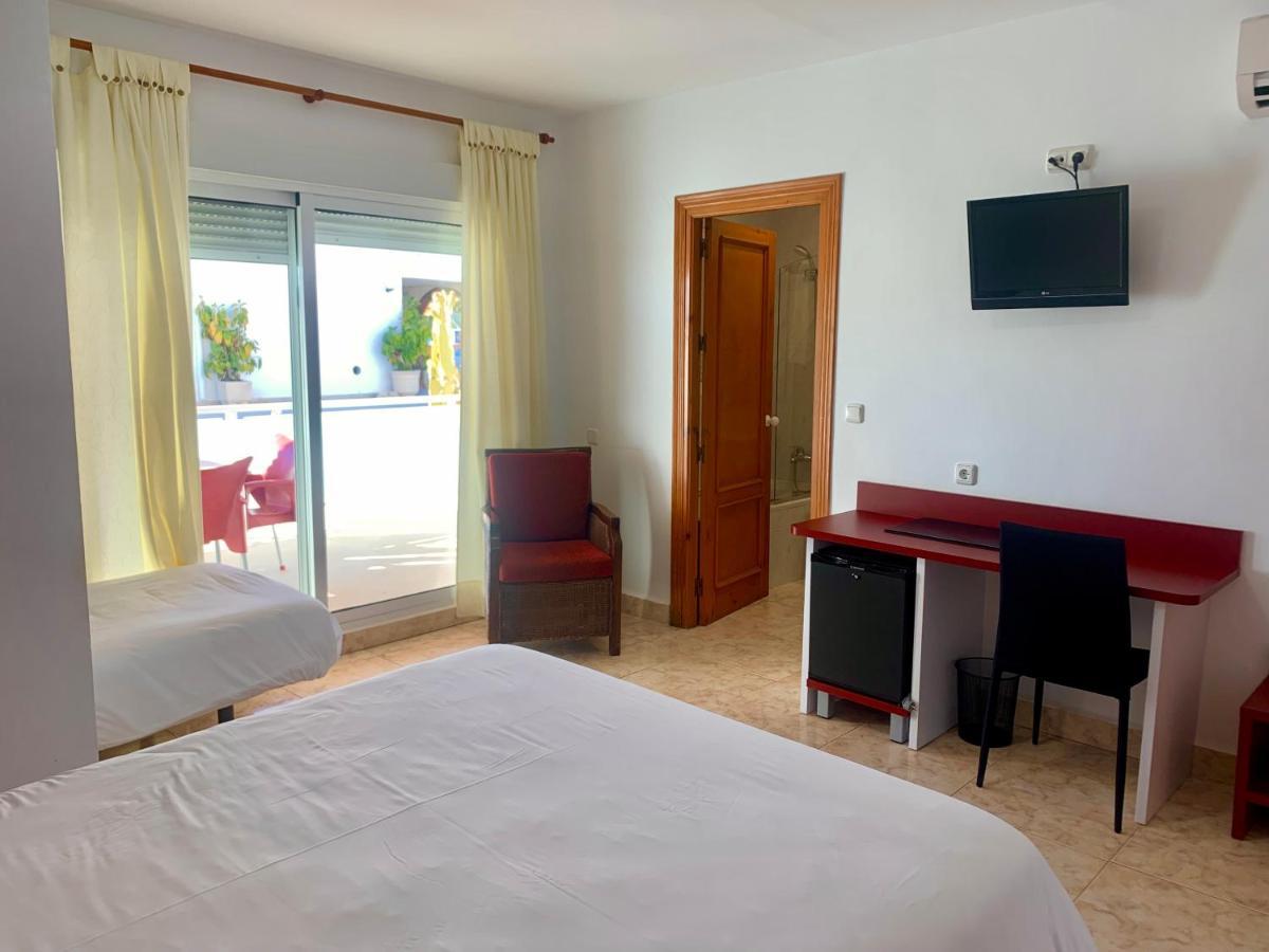 Double or Twin Room Side Sea View